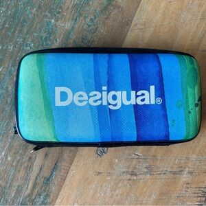 brand new compact speaker Desigual